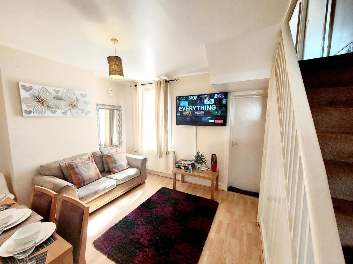 צ'אטהם Cedar Villa - Perfect For Longer Stays מראה חיצוני תמונה